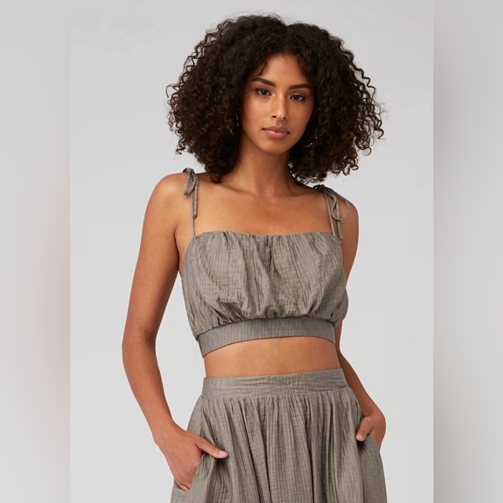 ASTR THE LABEL TERRA BELLA CROPPED CAMI TOP TIE STRAPS RESORTWEAR Mushroom M